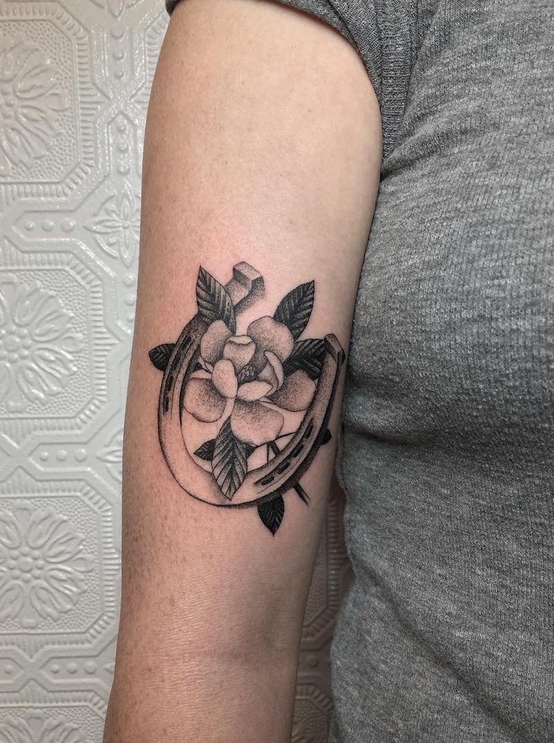 Horseshoe-and-Magnolia-Lucky-Tattoo-by-Justin-Ryan-Olivier.jpg
