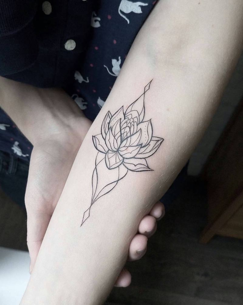 Lotus Tattoo - Dasha Sumkina
